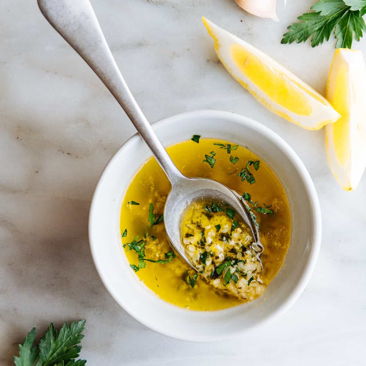 Minute Lemon Garlic Butter Sauce: Quick & Versatile Recipe